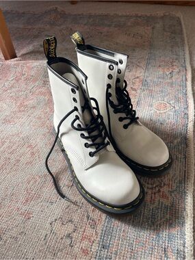 Dr. Martens 1460 White Lace-Up Leather Boots sz 7